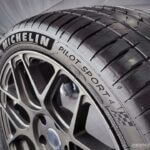 ¿Qué cubierta es mejor Bridgestone o Michelin?